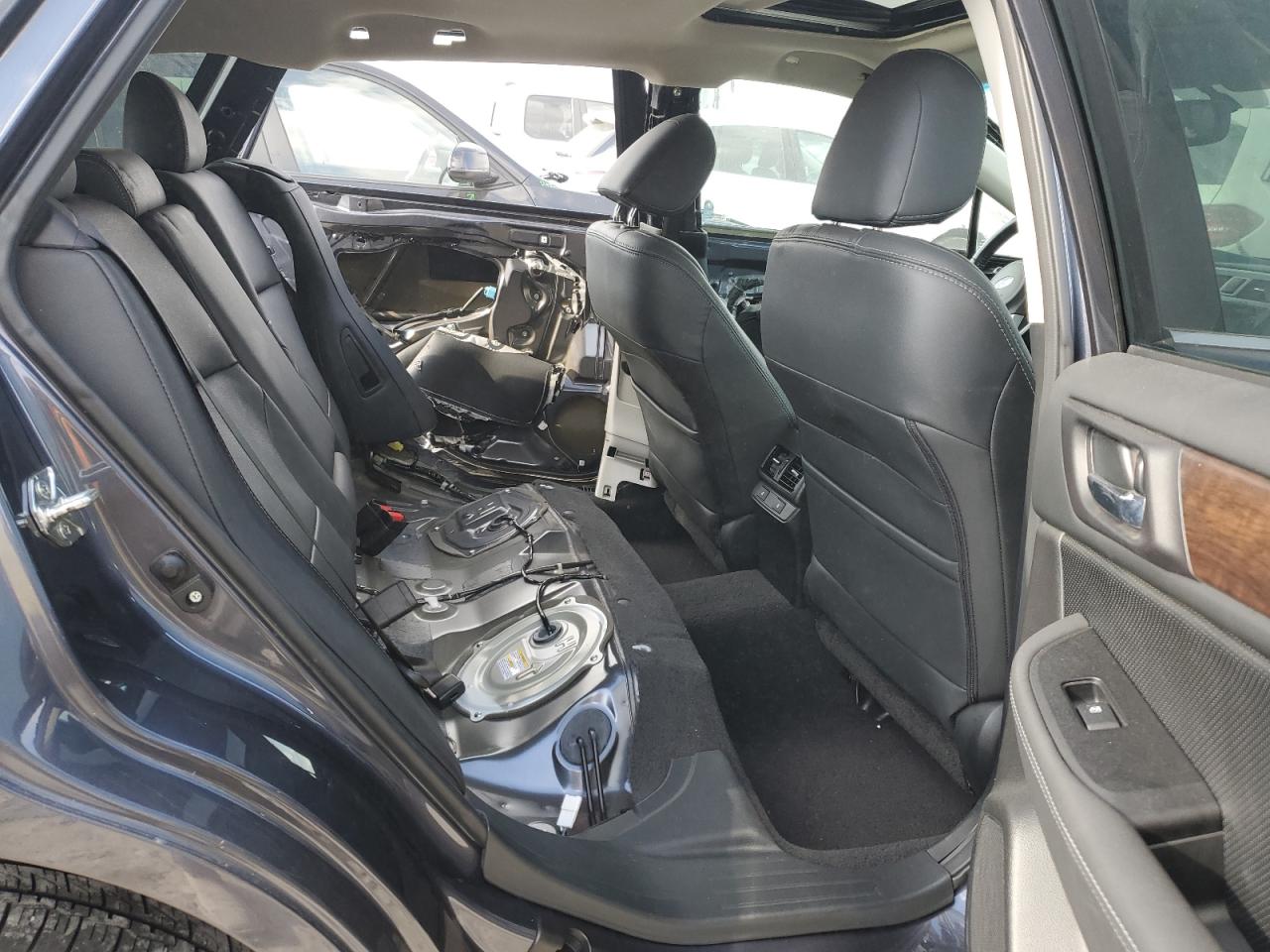 2015 Subaru Outback 2.5I Limited VIN: 4S4BSANC1F3327845 Lot: 91984745