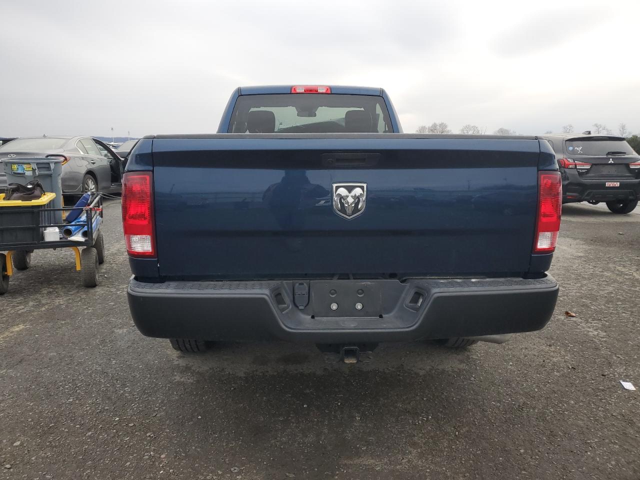 2022 Ram 1500 Classic Tradesman VIN: 3C6JR6DG9NG233633 Lot: 92860835
