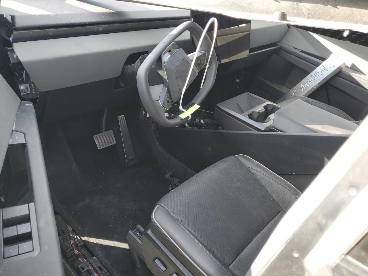 2025 Tesla Cybertruck VIN: 7G2CEHED6SA067063 Lot: 93081835