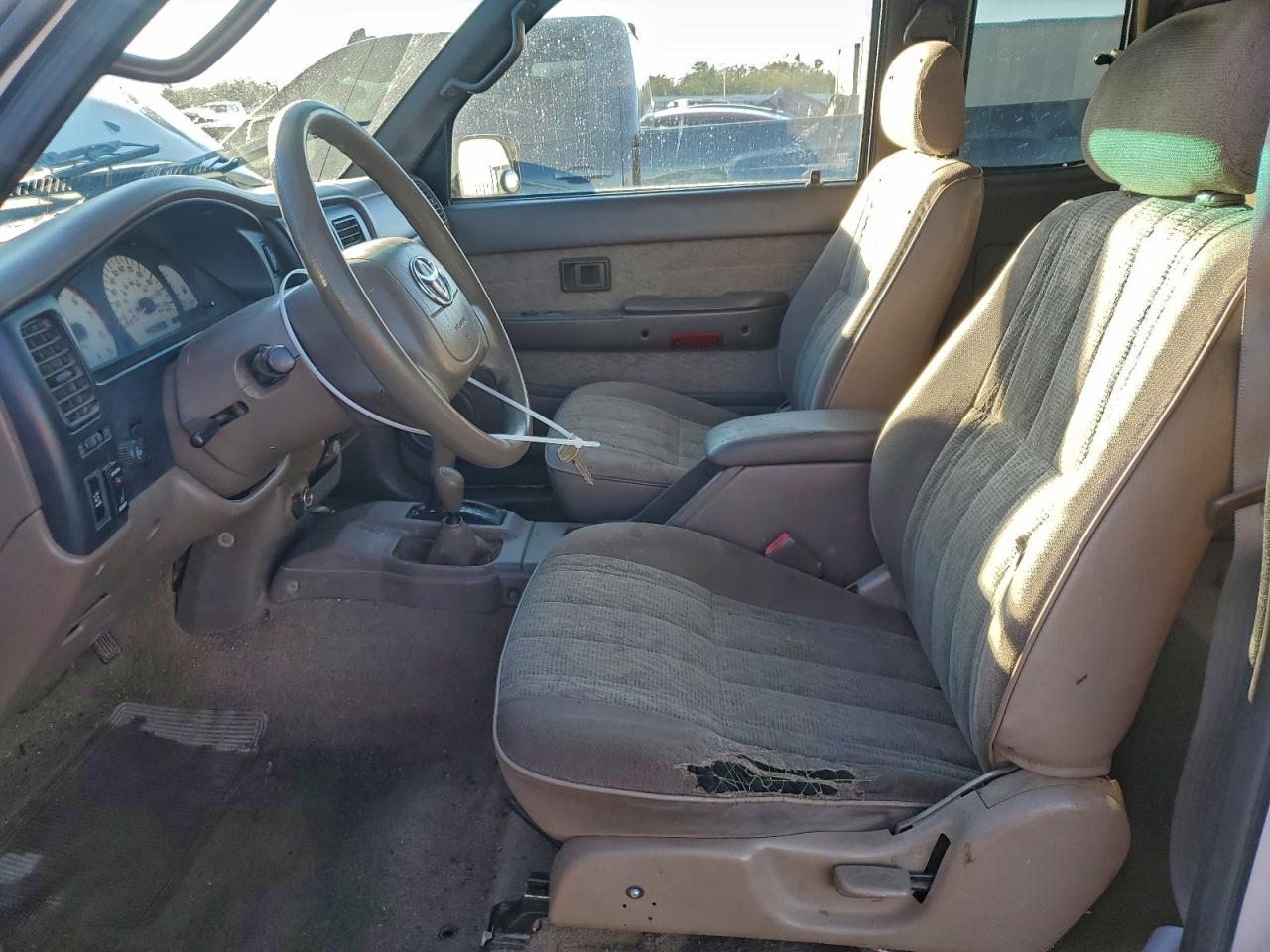 1999 Toyota Tacoma Xtracab VIN: 4TAWN72N5XZ503277 Lot: 92461475