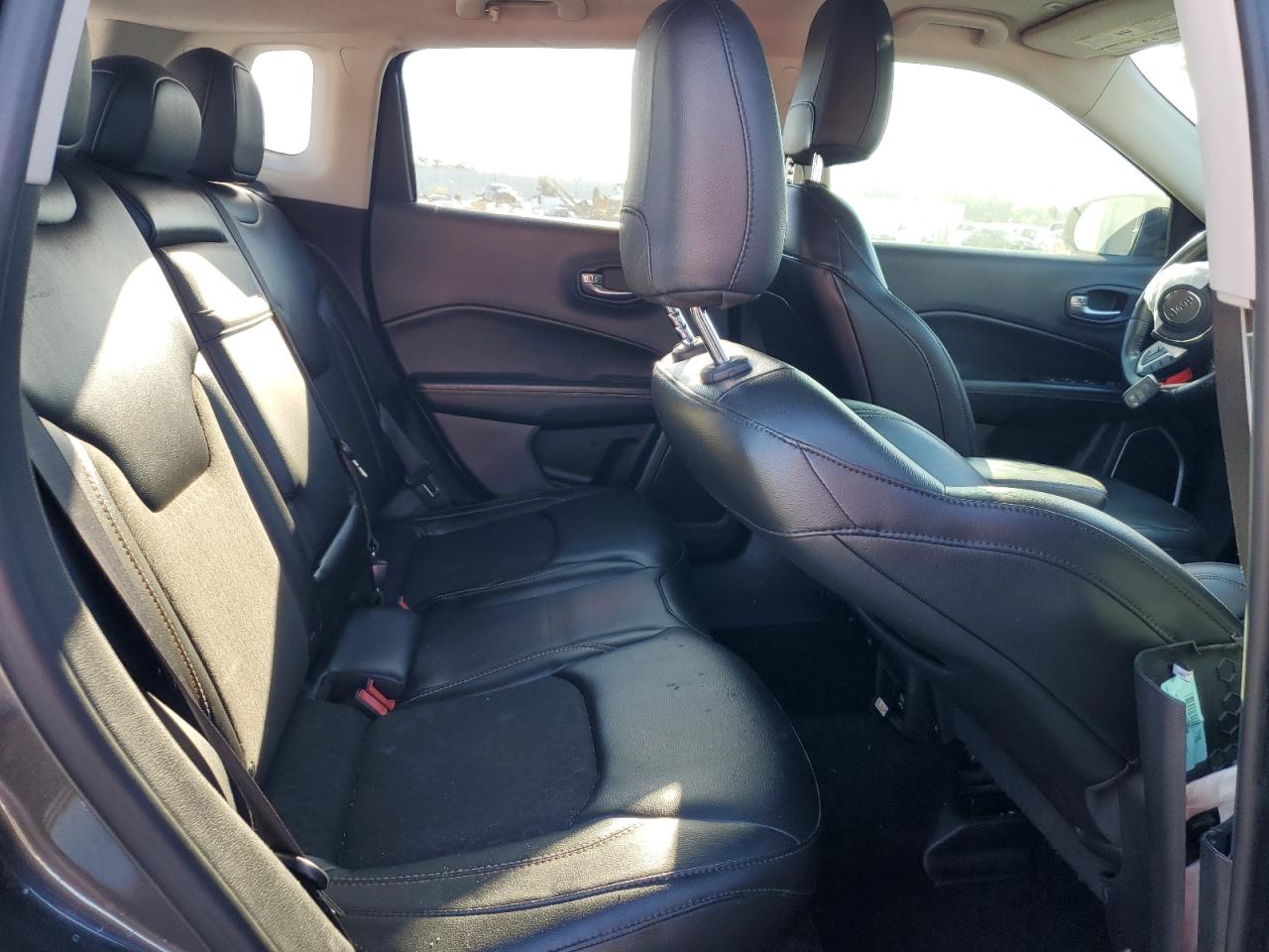 2018 Jeep Compass Latitude VIN: 3C4NJDBB2JT332034 Lot: 91127845