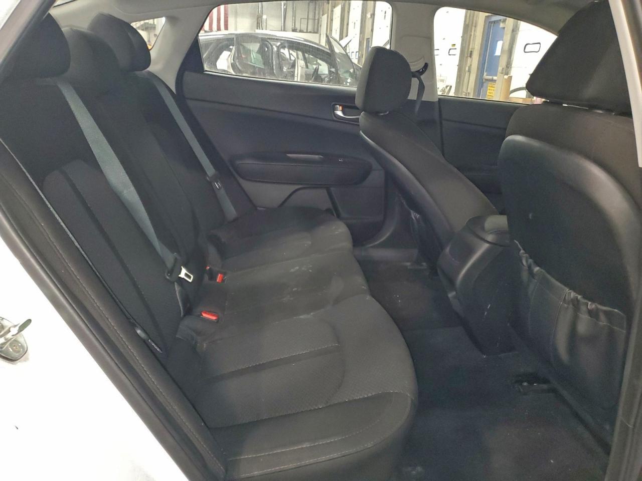 2018 Kia Optima Lx VIN: 5XXGT4L32JG225183 Lot: 92572915