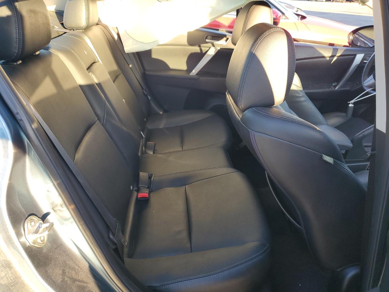 2011 Mazda 3 S VIN: JM1BL1W65B1373758 Lot: 91375045