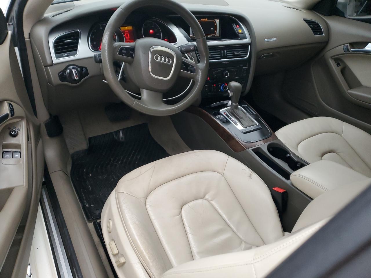 2011 Audi A5 Premium VIN: WAUCFAFR0BA039608 Lot: 87301985