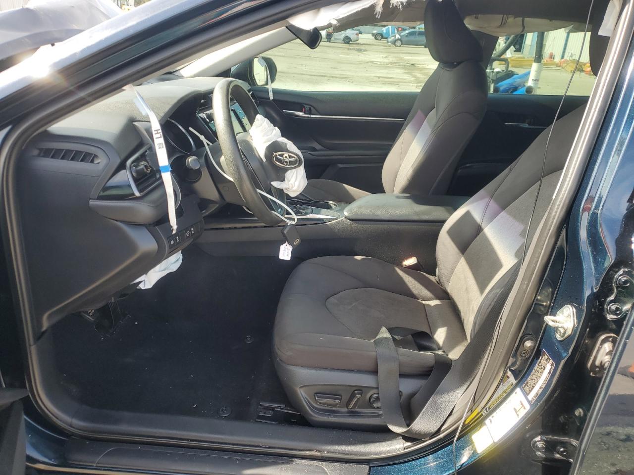 2020 Toyota Camry Le VIN: 4T1C11AK2LU869739 Lot: 92166645