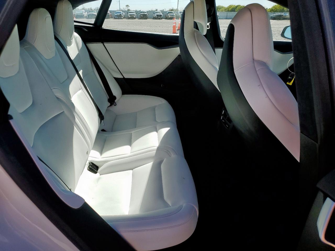 2019 Tesla Model S VIN: 5YJSA1E20KF343823 Lot: 92482075
