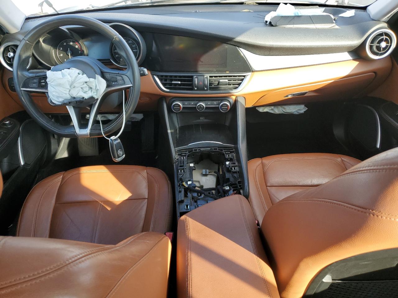 2018 Alfa Romeo Giulia Q4 VIN: ZARFAEDN0J7570346 Lot: 94033765