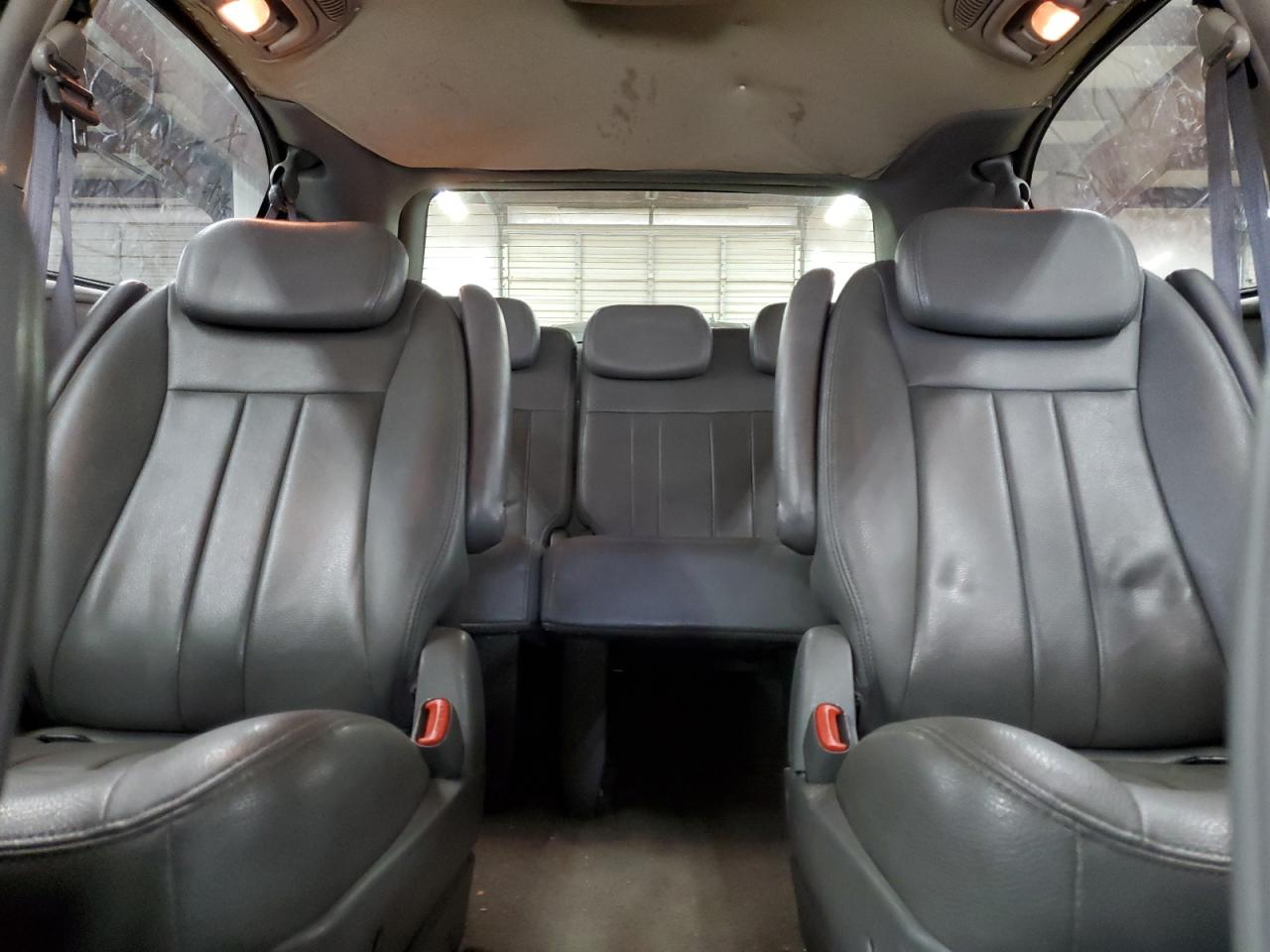 2005 Chrysler Town & Country Touring VIN: 2C4GP54L65R538422 Lot: 92318145