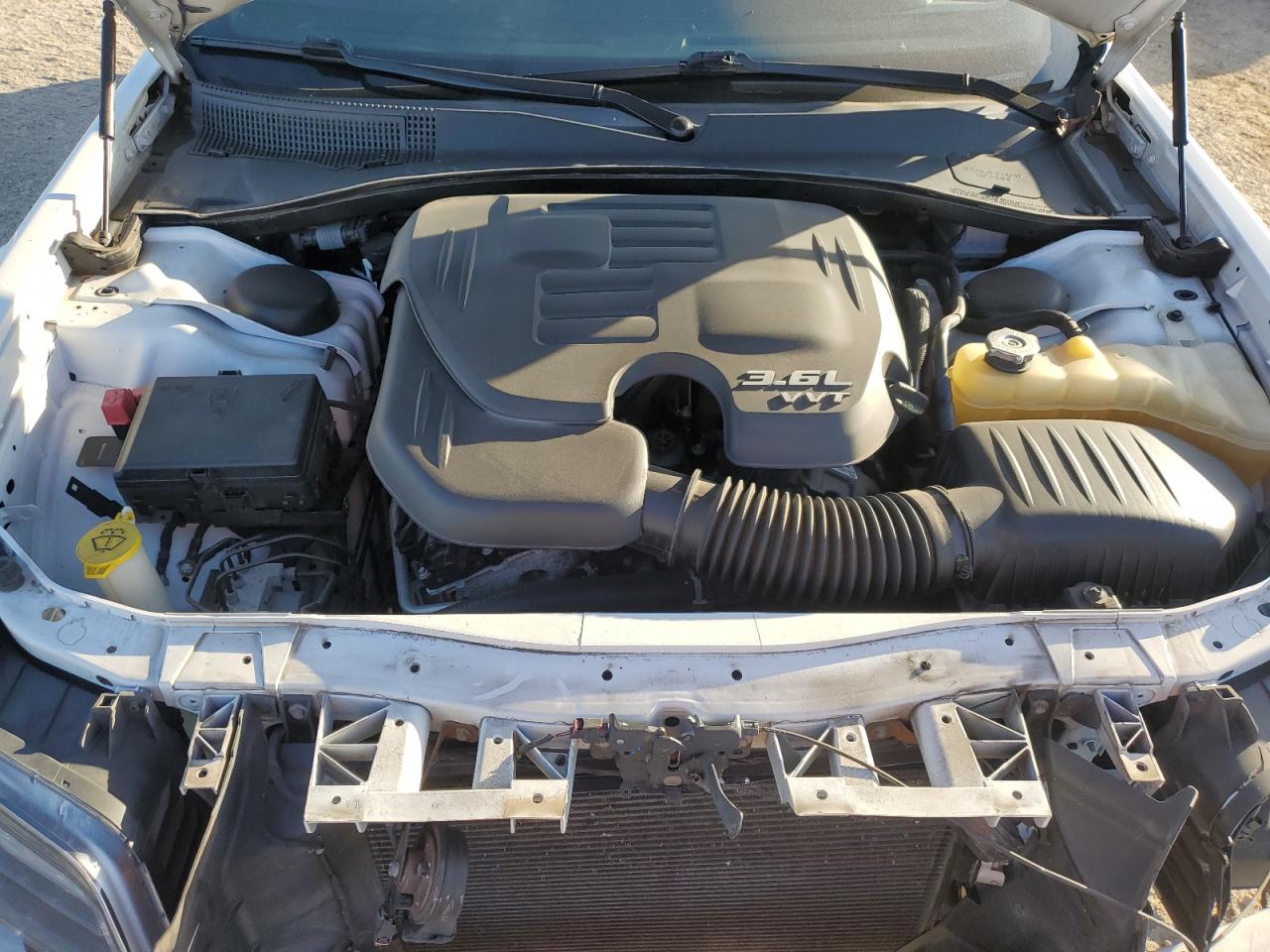 2019 Chrysler 300 S VIN: 2C3CCABG6KH638096 Lot: 92981445