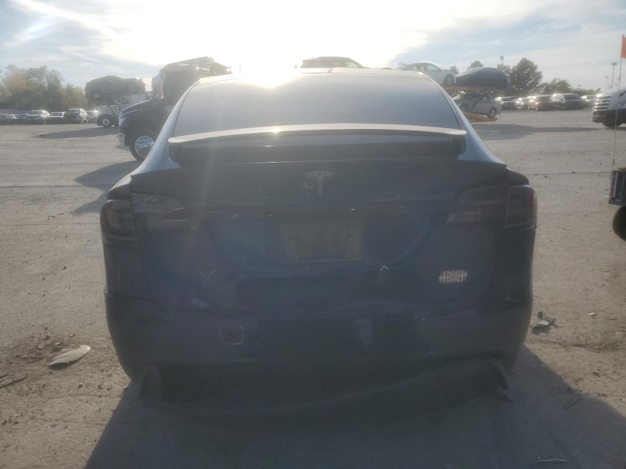 2022 Tesla Model X VIN: 7SAXCBE62NF359201 Lot: 85314755