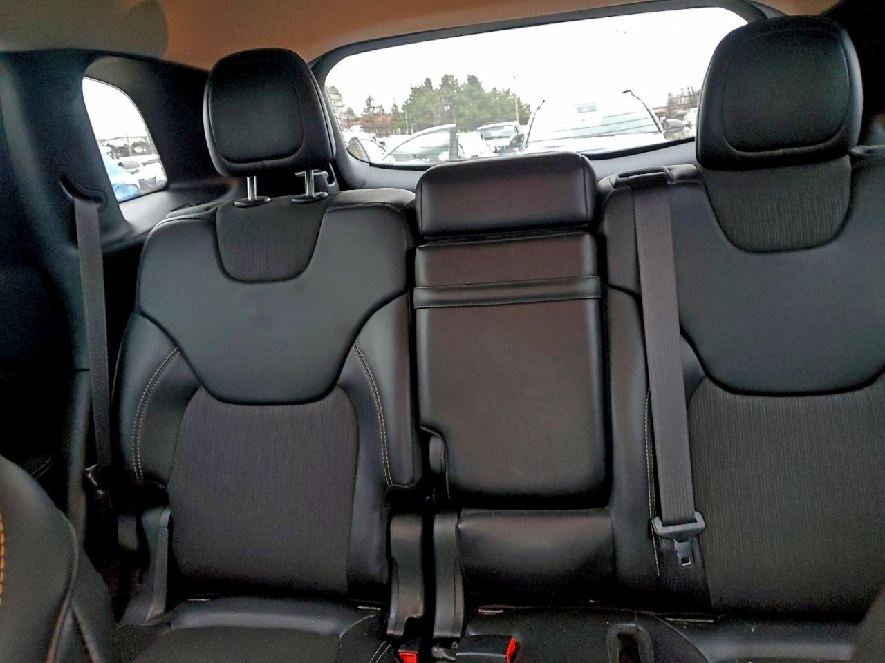 2018 Jeep Cherokee Latitude Plus VIN: 1C4PJLLB3JD573155 Lot: 93832525