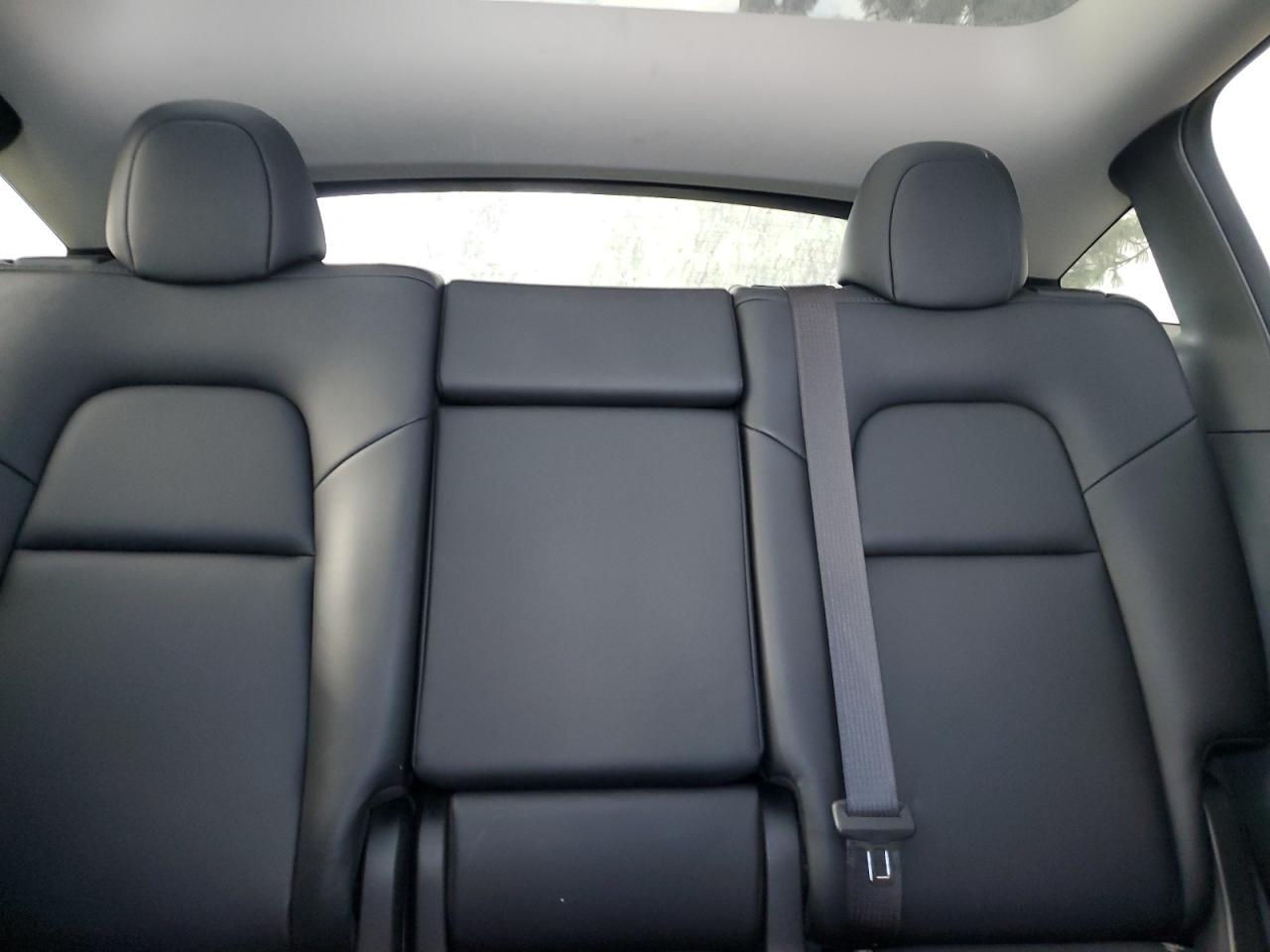 2024 Tesla Model Y VIN: 7SAYGAEE1RF168580 Lot: 92470195