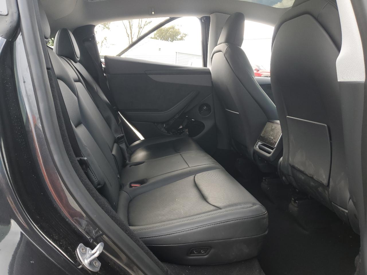 2026 Tesla Model Y VIN: 7SAYGDED1TF429187 Lot: 93100485