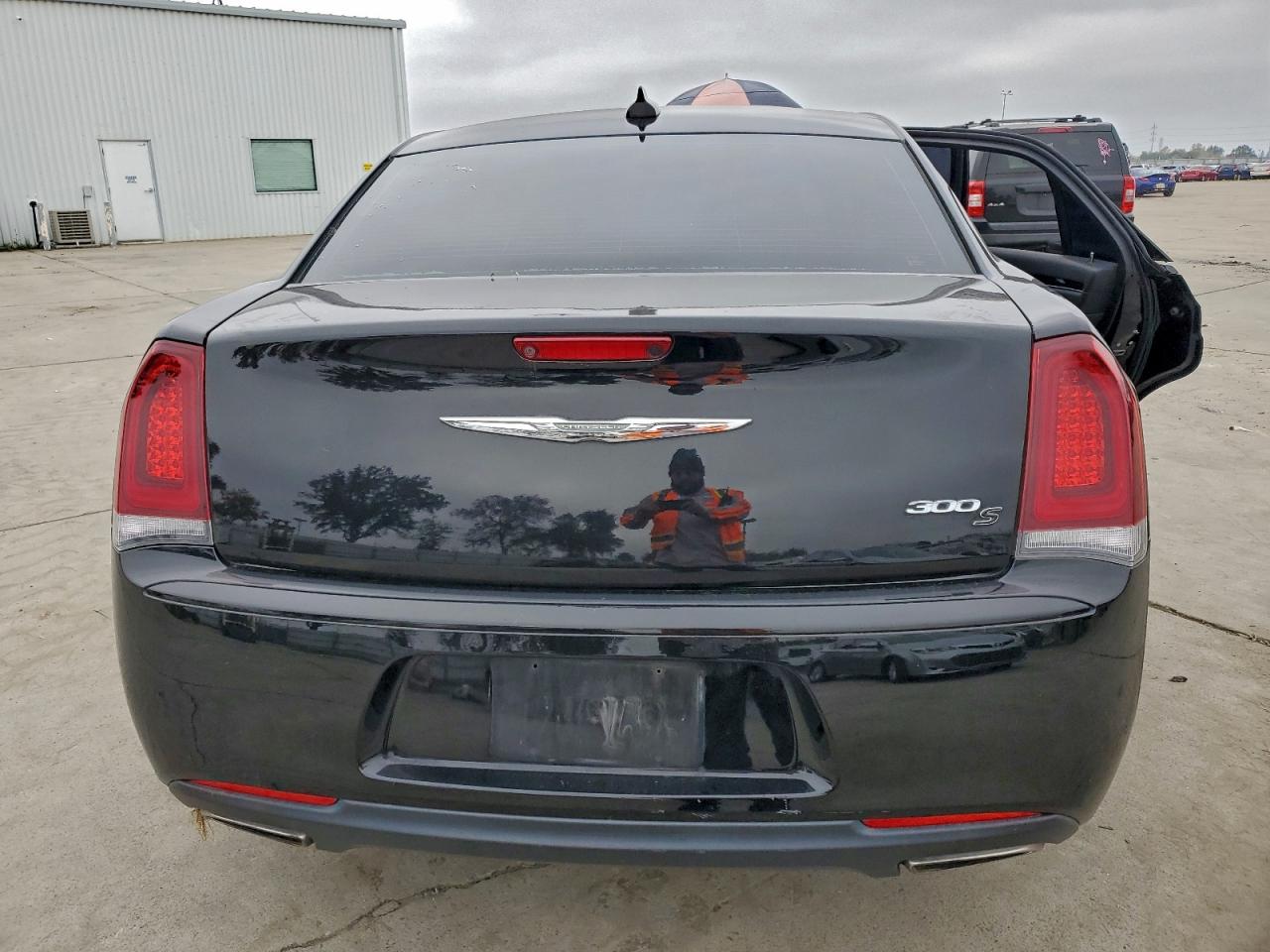 2019 Chrysler 300 S VIN: 2C3CCABGXKH555464 Lot: 90654305