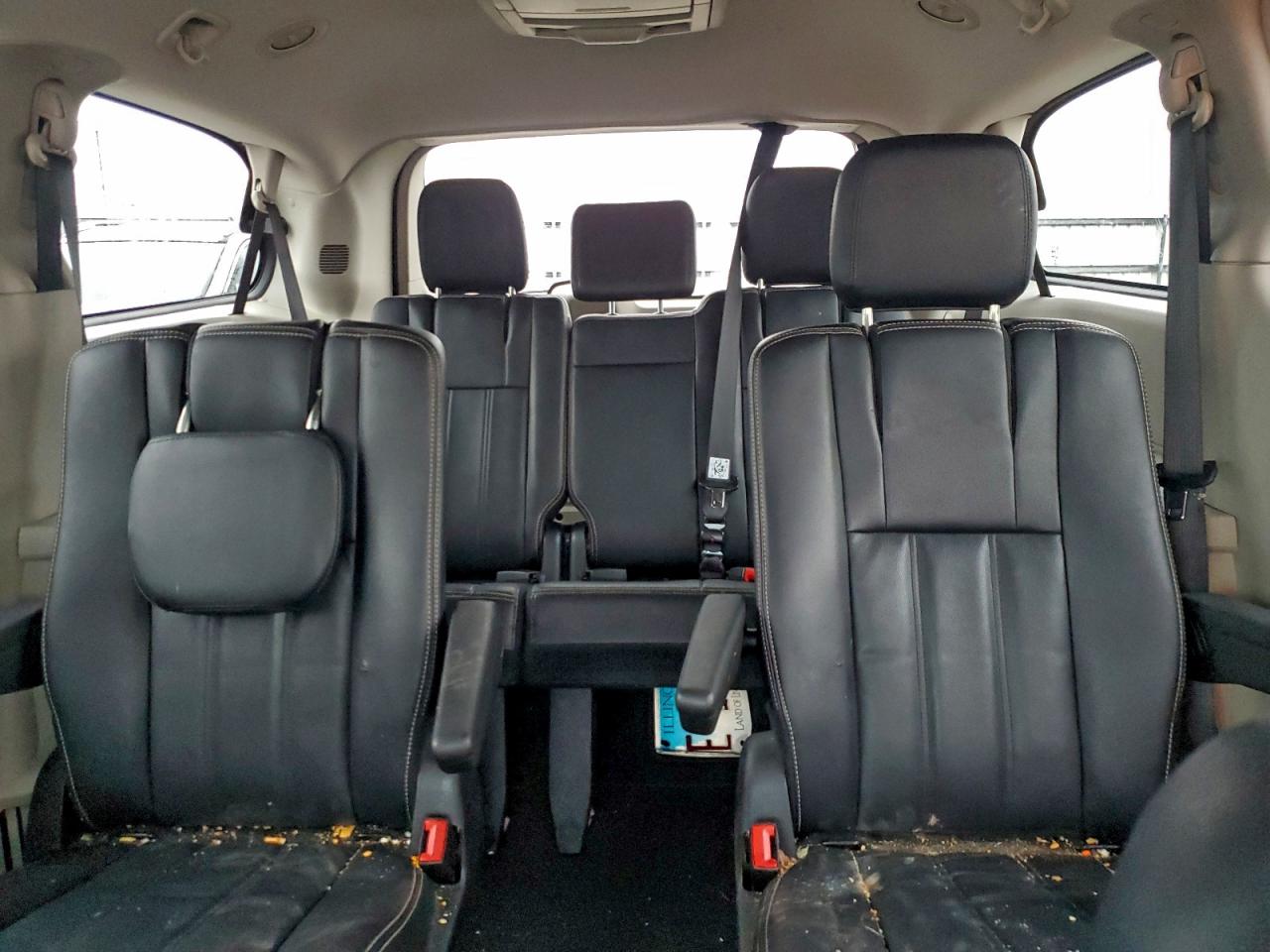 2015 Chrysler Town & Country Lx VIN: 2C4RC1AG9FR677918 Lot: 93856065