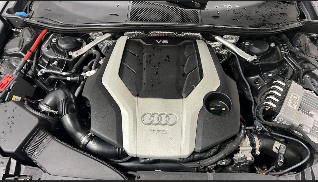 Фото: WAUM2AF27KN039780