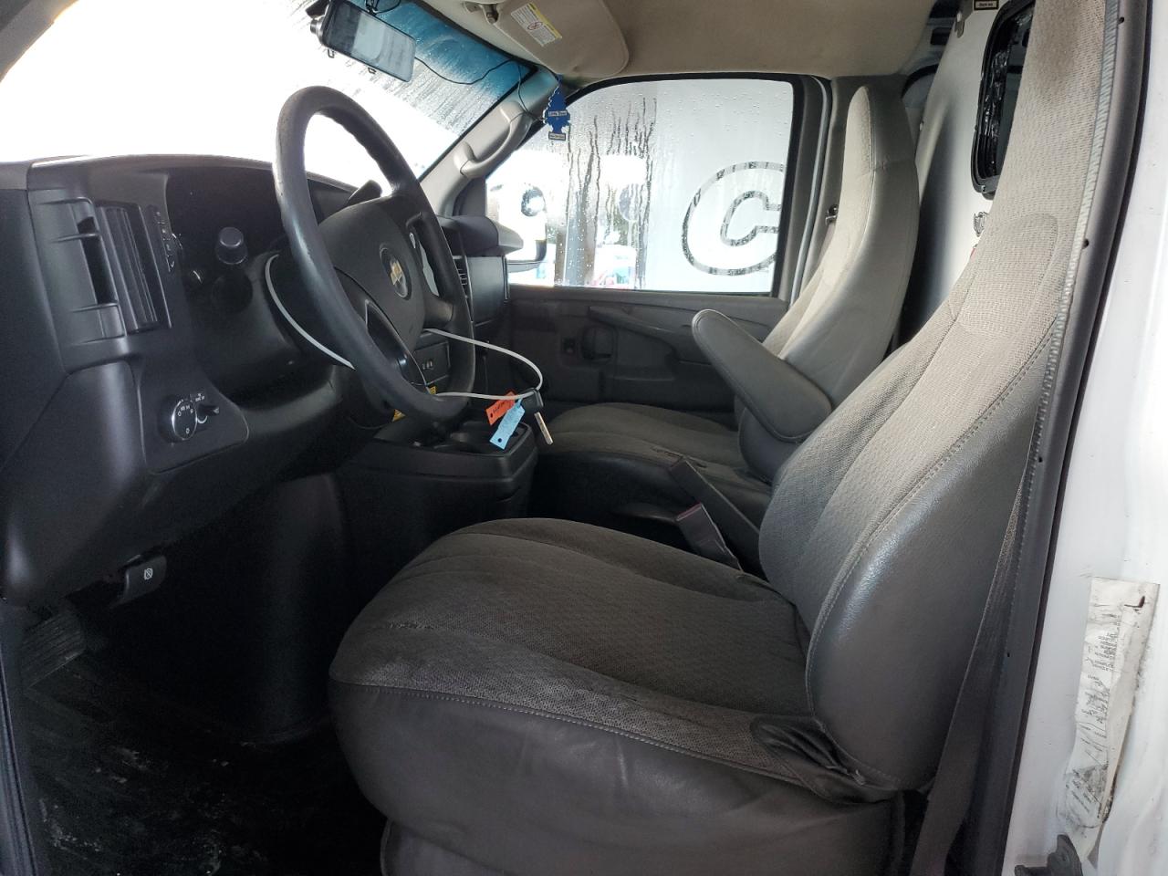 2015 Chevrolet Express 2500 Cargo Delivery Van VIN: 1GCWGFCF7F1187622 Lot: 92937575