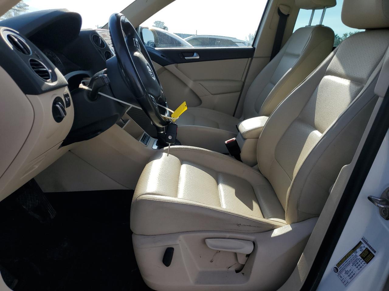 2015 Volkswagen Tiguan S VIN: WVGBV7AX1FW113679 Lot: 92999275