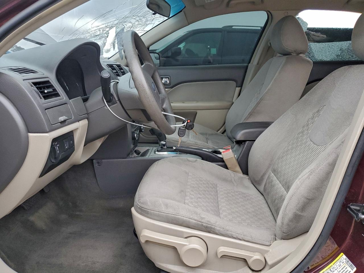 2011 Ford Fusion S VIN: 3FAHP0GA3BR322069 Lot: 94289755