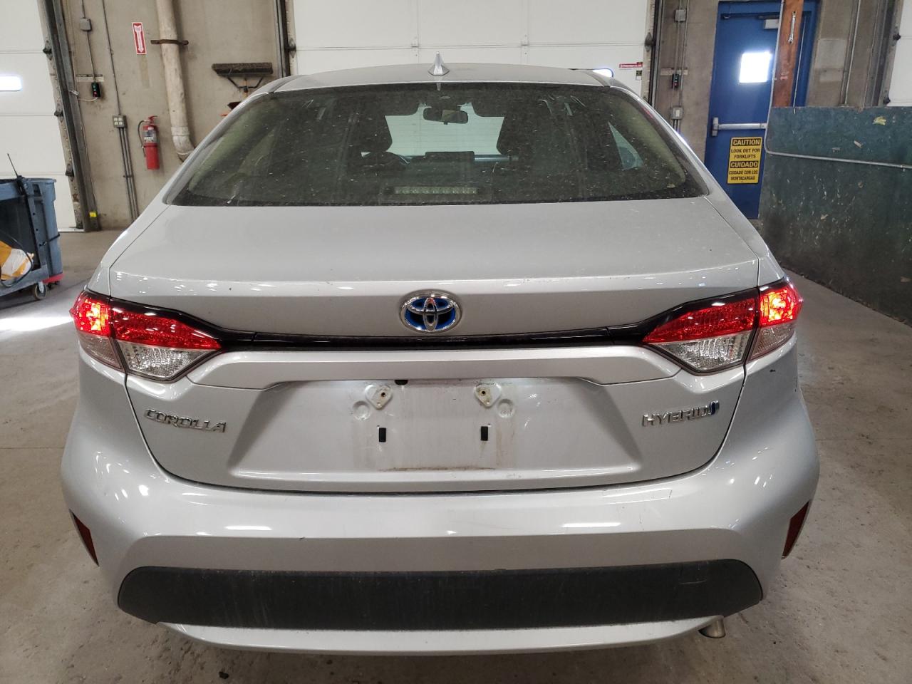 2022 Toyota Corolla Le VIN: JTDEAMDE7NJ036740 Lot: 92611345