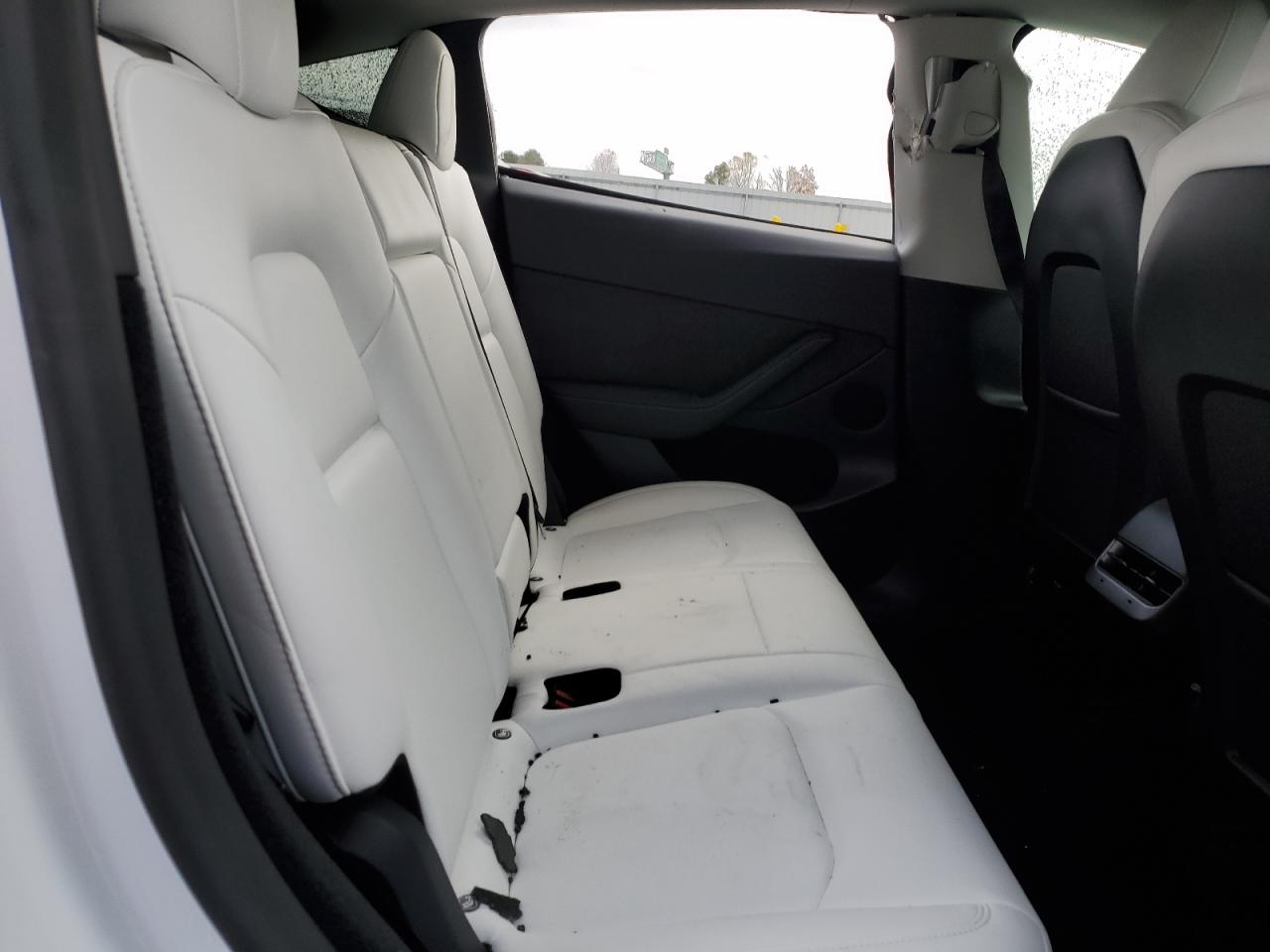 2024 Tesla Model Y VIN: 7SAYGDEF2RF040813 Lot: 93454935