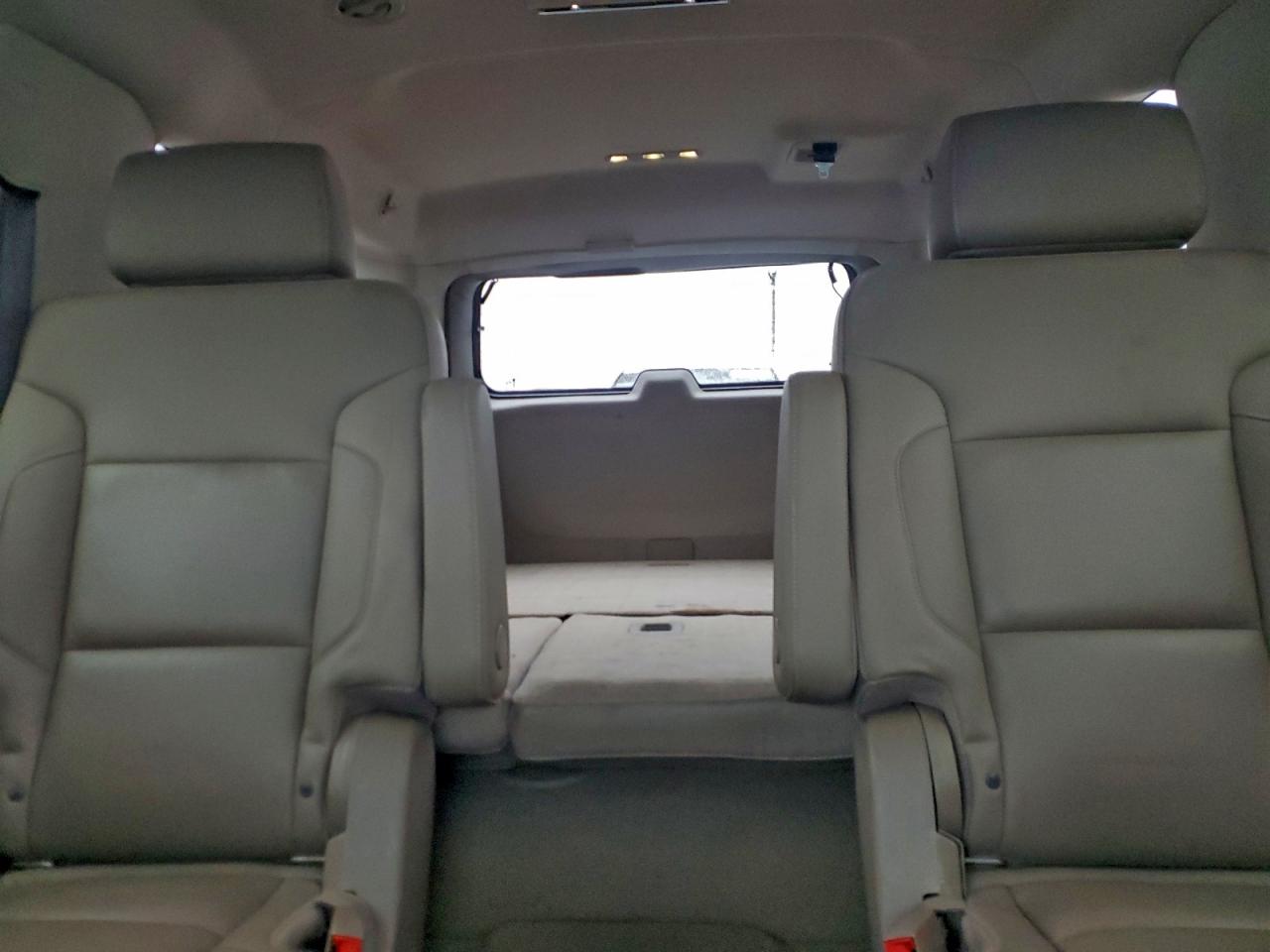 2019 Chevrolet Suburban K1500 Premier VIN: 1GNSKJKC8KR324674 Lot: 93489715