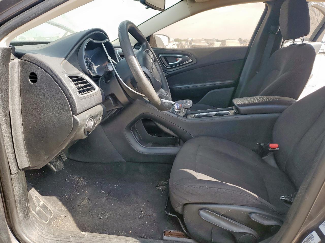 2015 Chrysler 200 Limited VIN: 1C3CCCAB9FN566812 Lot: 92050855