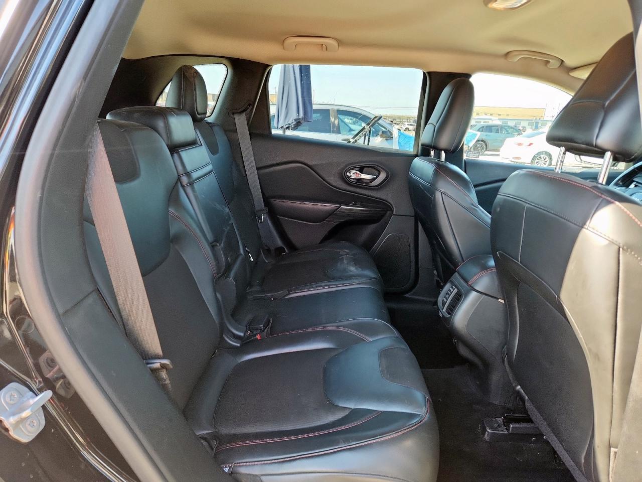 2015 Jeep Cherokee Trailhawk VIN: 1C4PJMBS6FW717252 Lot: 93094145