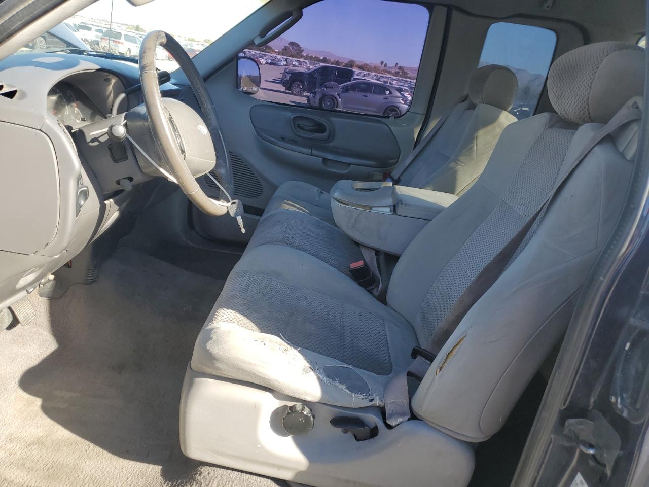 2002 Ford F150 VIN: 1FTRX17W12NB81392 Lot: 92231195