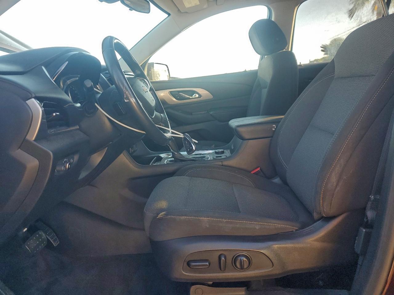 2019 Chevrolet Traverse Lt VIN: 1GNERGKW0KJ172717 Lot: 94074365