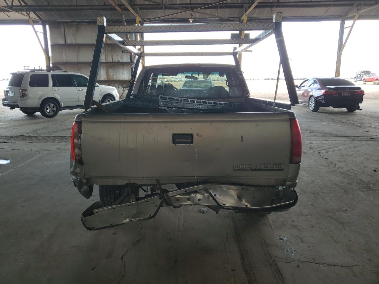 1998 Chevrolet Gmt-400 C1500 VIN: 1GCEC19W5WE255457 Lot: 92010255