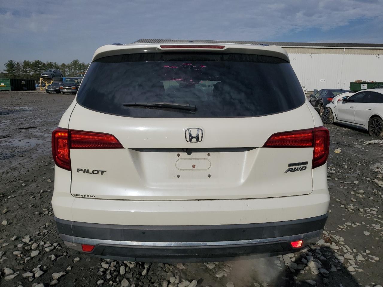 2018 Honda Pilot Touring VIN: 5FNYF6H90JB005001 Lot: 93022145
