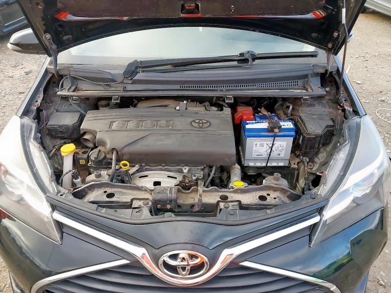 2016 TOYOTA YARIS ICON