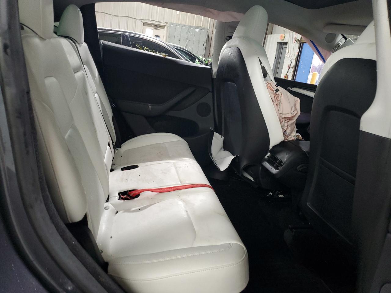 2023 Tesla Model Y VIN: 7SAYGDEEXPA176690 Lot: 93454895