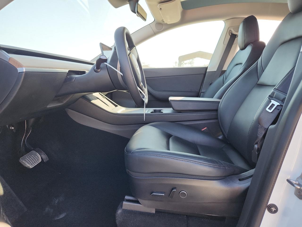 2021 Tesla Model Y VIN: 5YJYGDEEXMF146875 Lot: 92803665