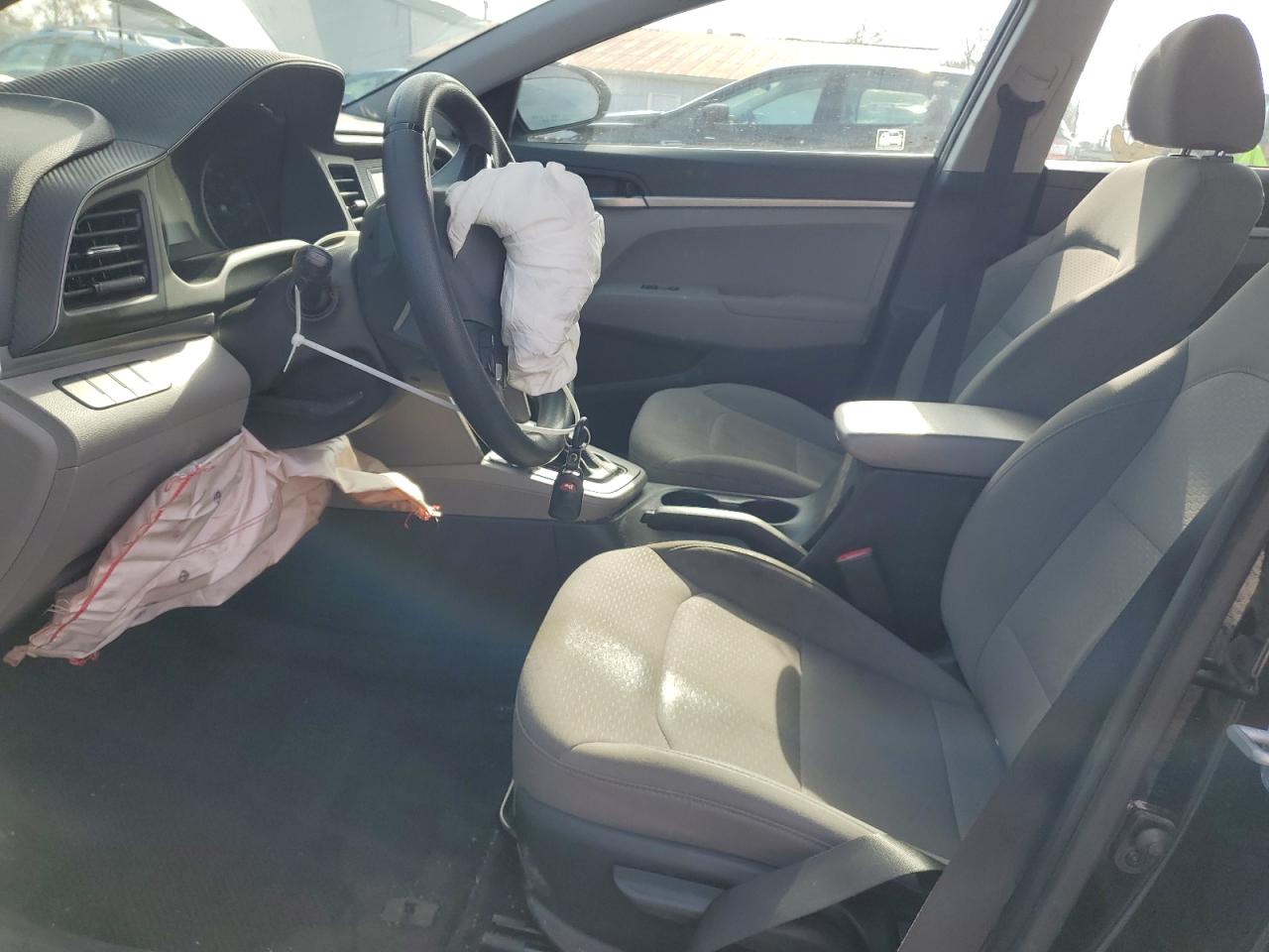 2019 Hyundai Elantra Se VIN: 5NPD74LF5KH445960 Lot: 93172355