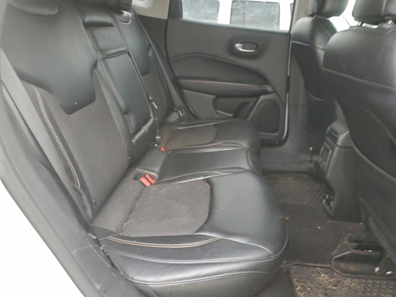 2018 Jeep Compass Latitude VIN: 3C4NJDBB9JT418618 Lot: 92929905