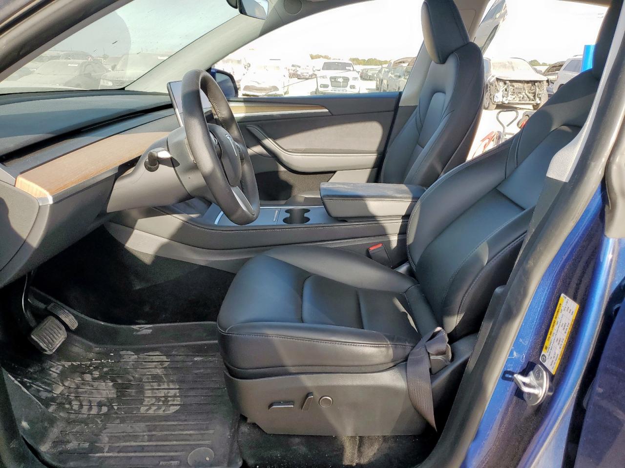 2023 Tesla Model Y VIN: 7SAYGDEE9PA137282 Lot: 91972185