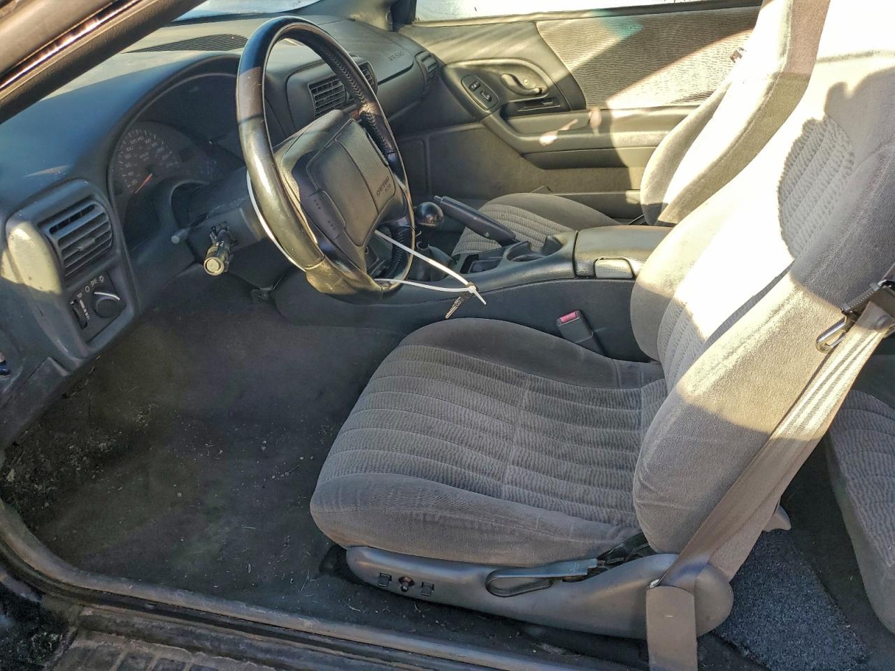 1997 Chevrolet Camaro Z28 VIN: 2G1FP22P2V2113779 Lot: 93835335