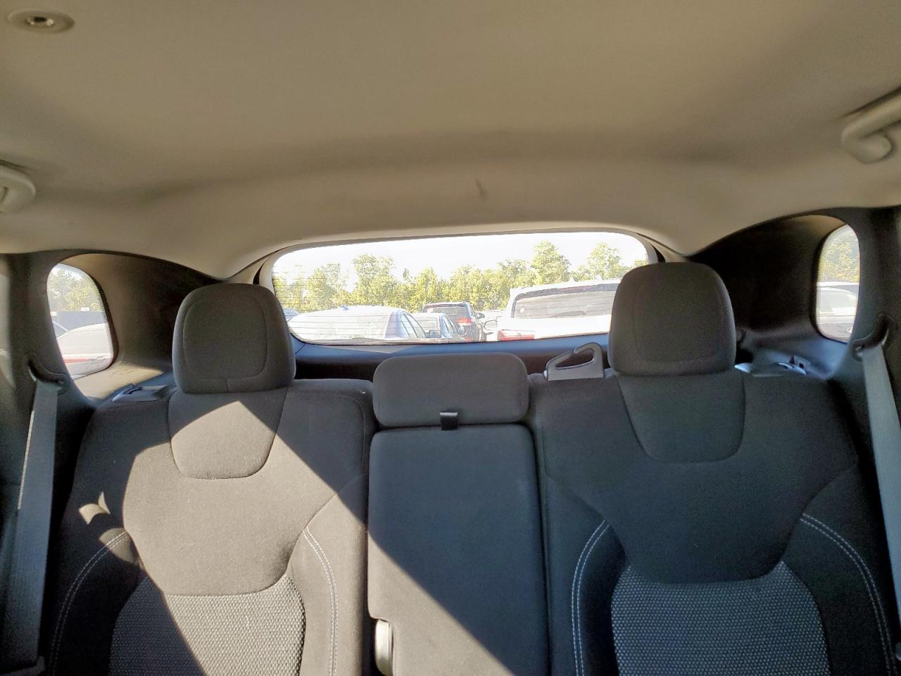 2019 Jeep Cherokee Latitude VIN: 1C4PJLCB8KD466376 Lot: 90303165