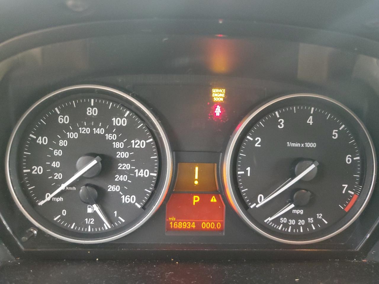 Фото: WBAVM1C51FV315471