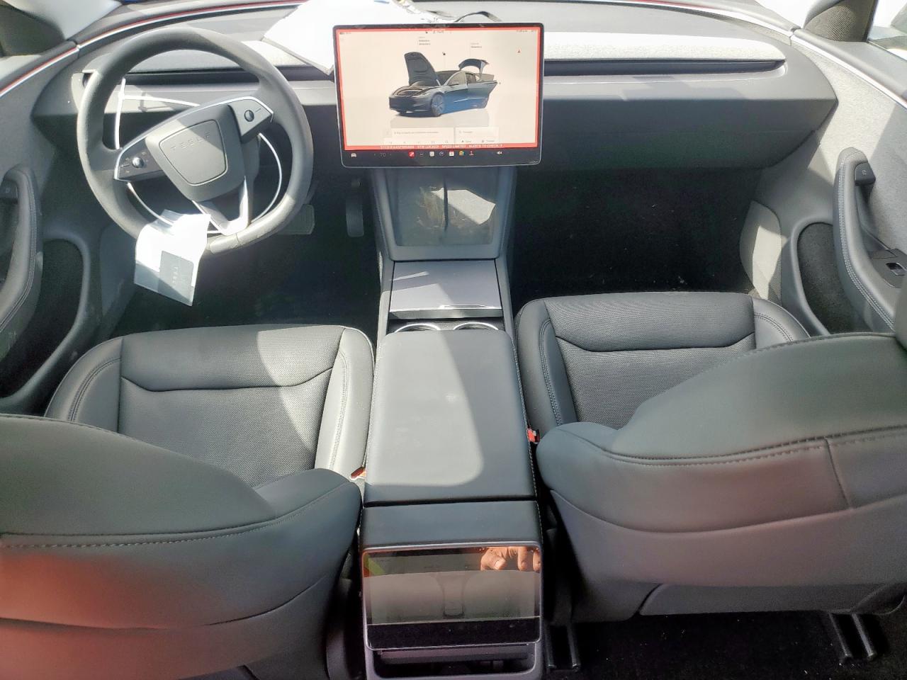 2025 Tesla Model 3 VIN: 5YJ3E1EAXSF995686 Lot: 92867735