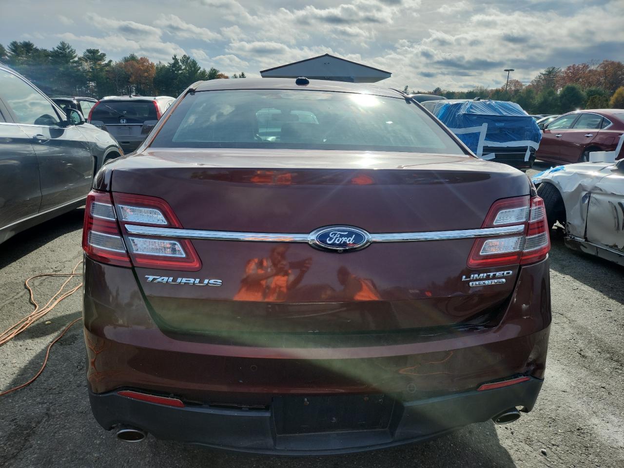 2015 Ford Taurus Limited VIN: 1FAHP2F85FG103556 Lot: 91422565