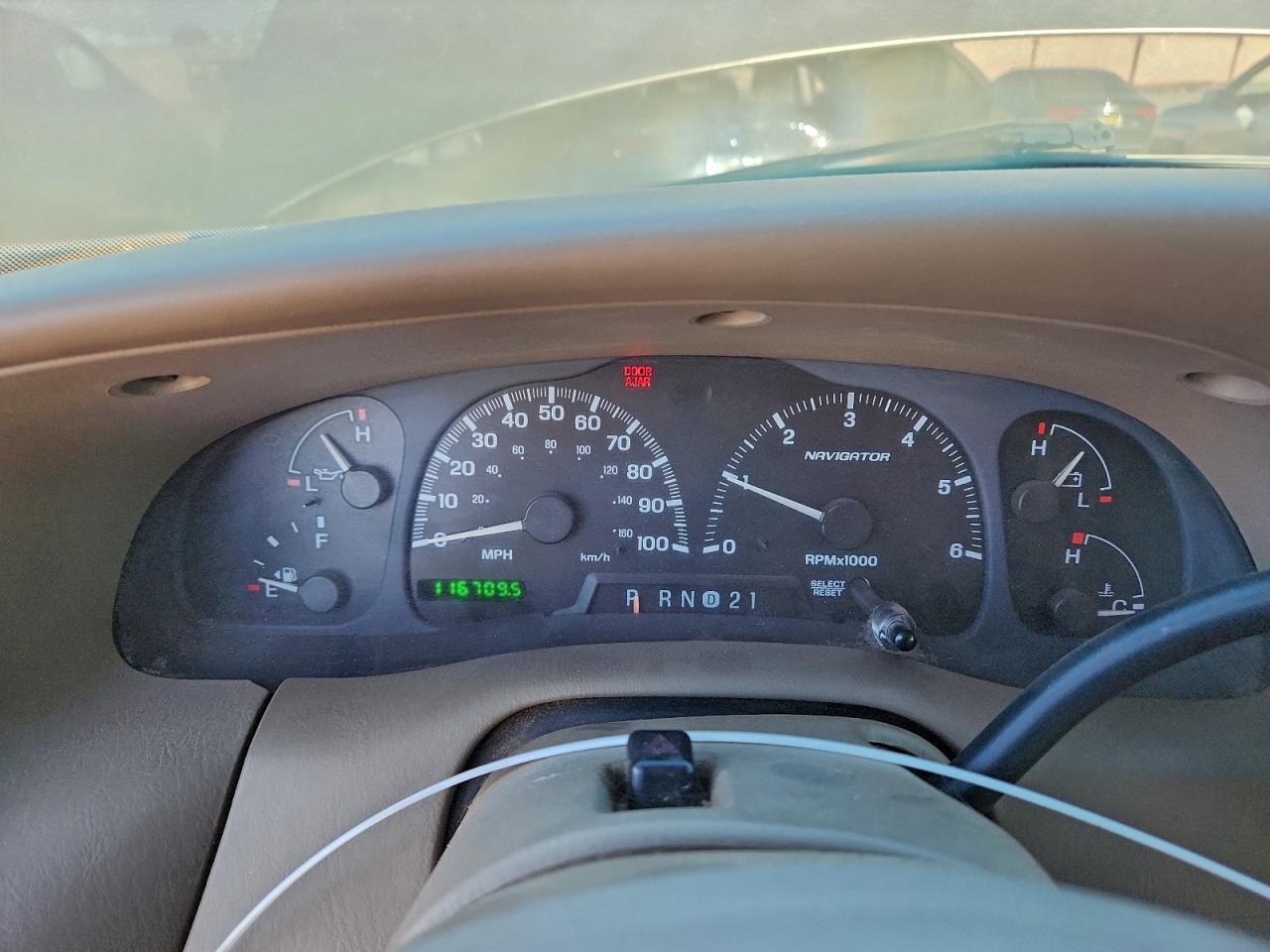 2000 Lincoln Navigator VIN: 5LMPU28A8YLJ06341 Lot: 93267855