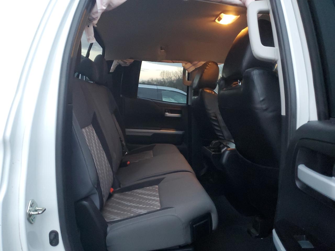 2019 Toyota Tundra Double Cab Sr VIN: 5TFUY5F14KX784071 Lot: 92983415