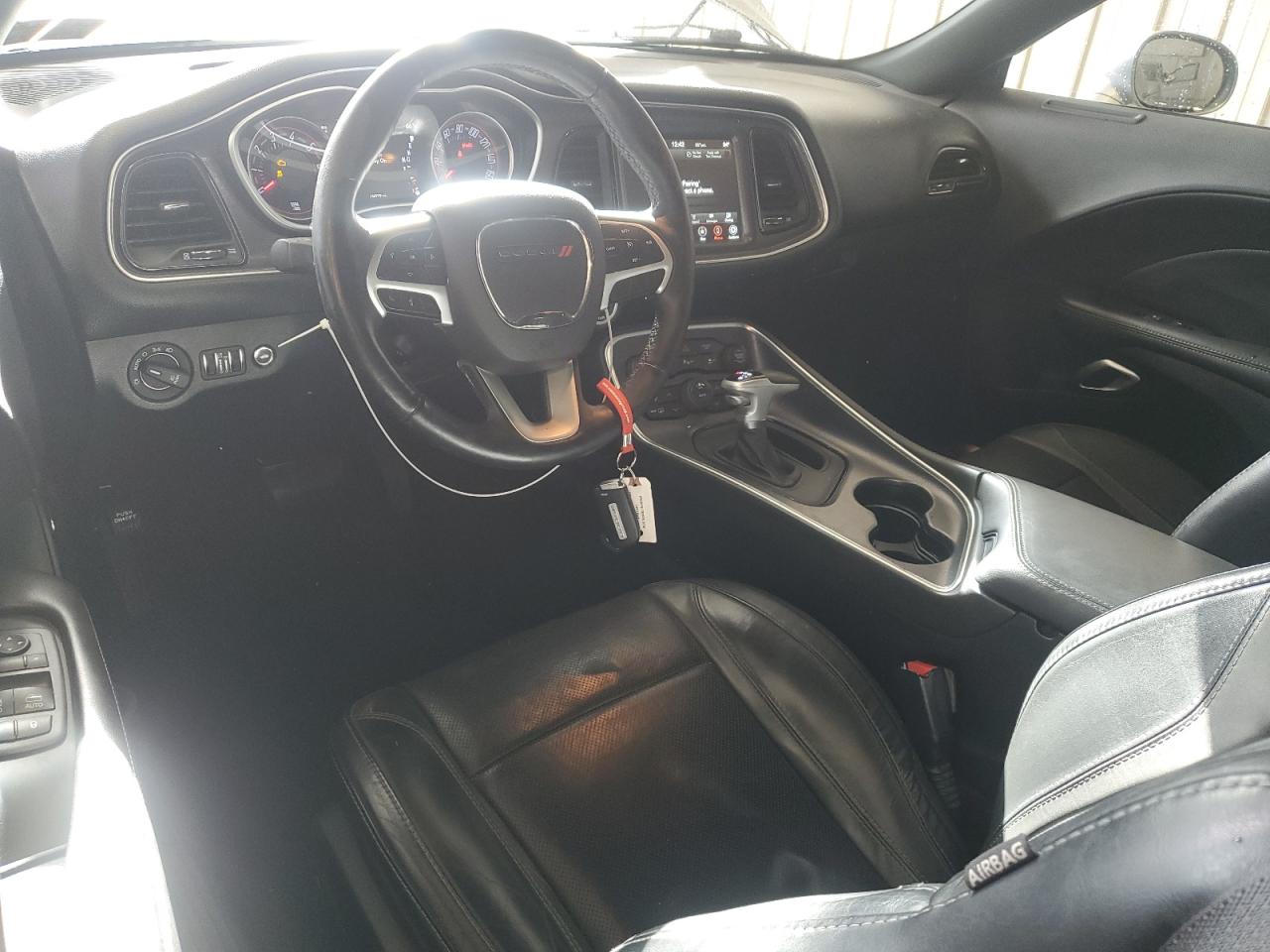 2018 Dodge Challenger Sxt VIN: 2C3CDZAG0JH149818 Lot: 92327095