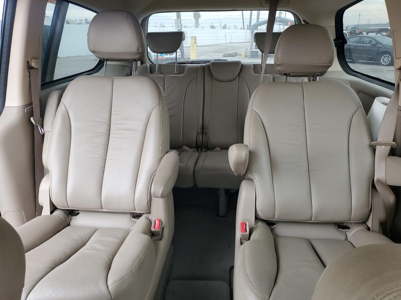 2014 Kia Sedona Lx VIN: KNDMG4C75E6544852 Lot: 92694445