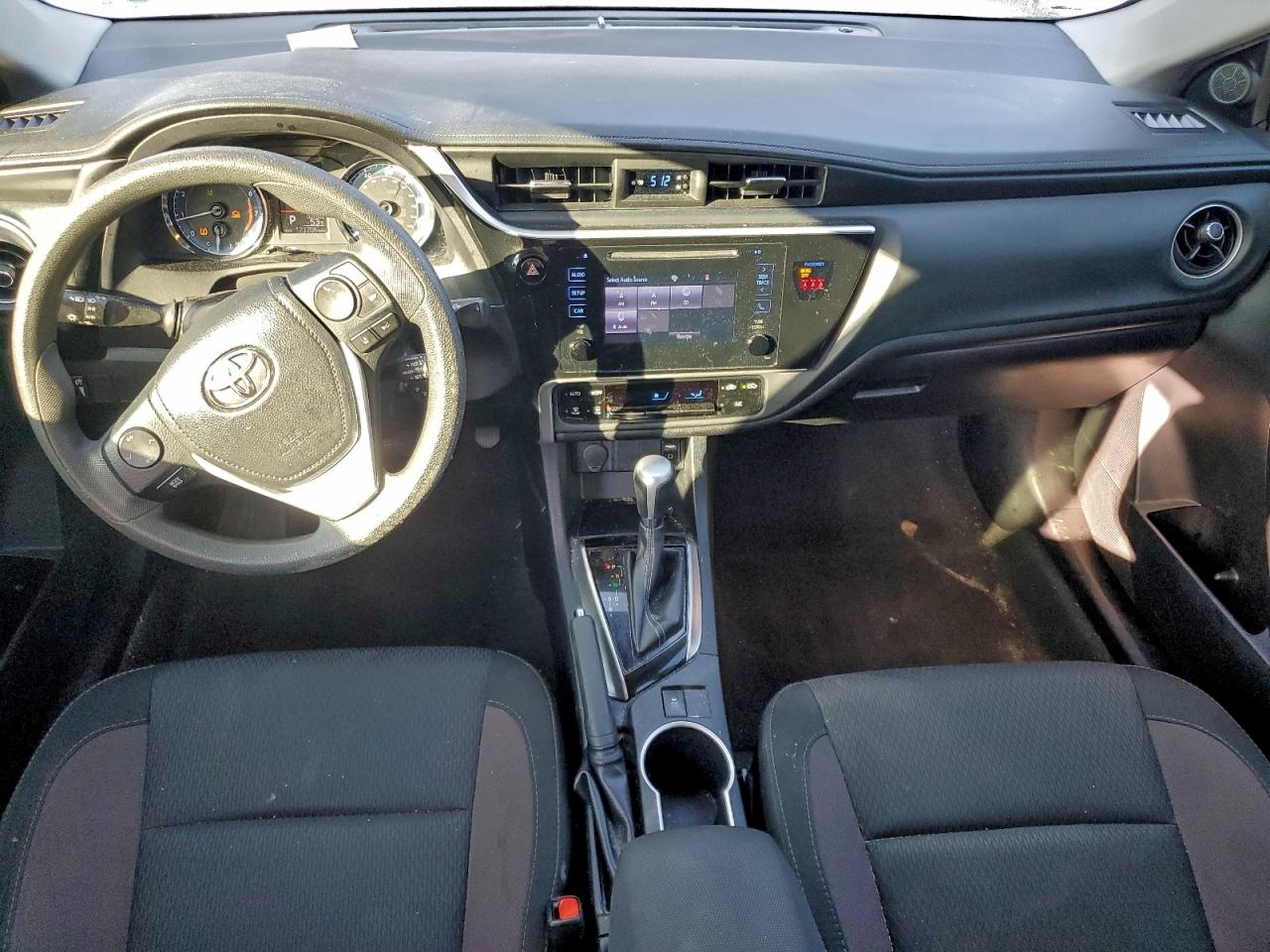 2019 Toyota Corolla L VIN: 2T1BURHE2KC176557 Lot: 94159845