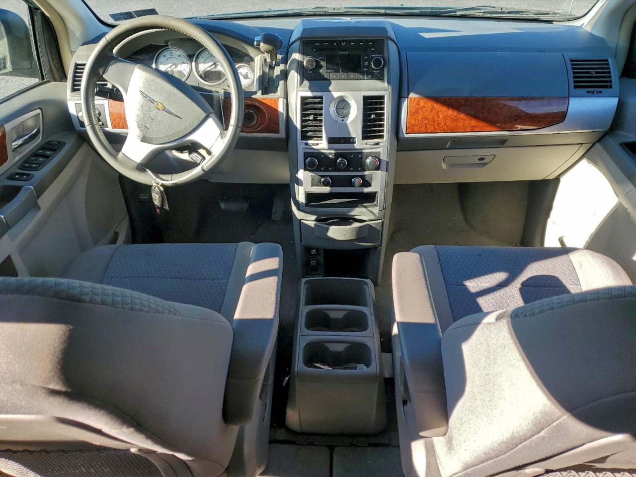 2009 Chrysler Town & Country Touring VIN: 2A8HR54139R573060 Lot: 94029595