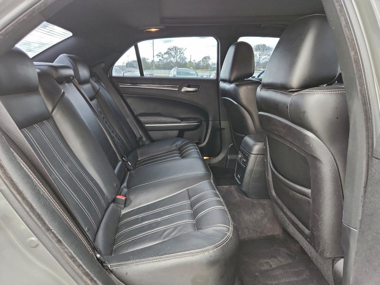 2018 Chrysler 300 S VIN: 2C3CCABG0JH143018 Lot: 94282335